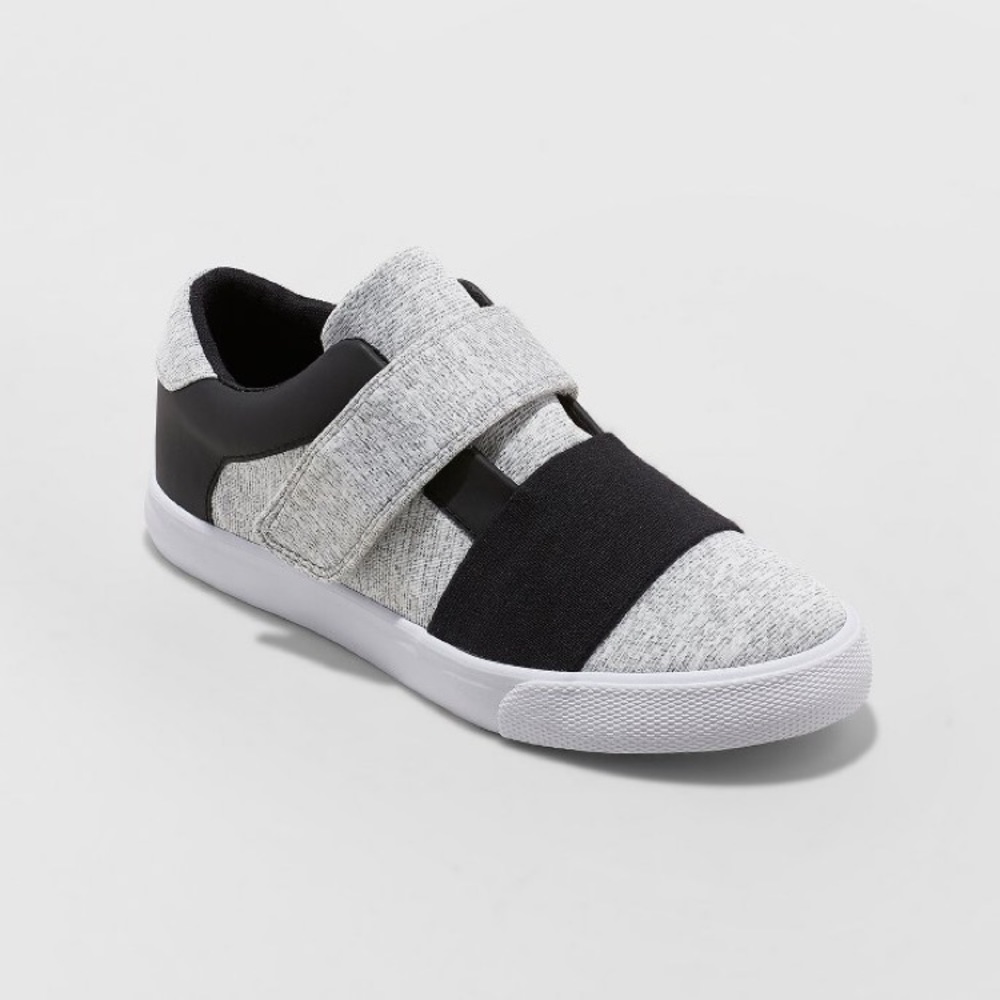 Cat & Jack Boy's Luke Sneakers Size 6 New